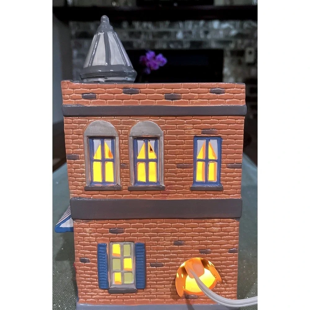 DEPT 56 Snow Village CORNER CAFE #5124-1 w/ Light~Retired